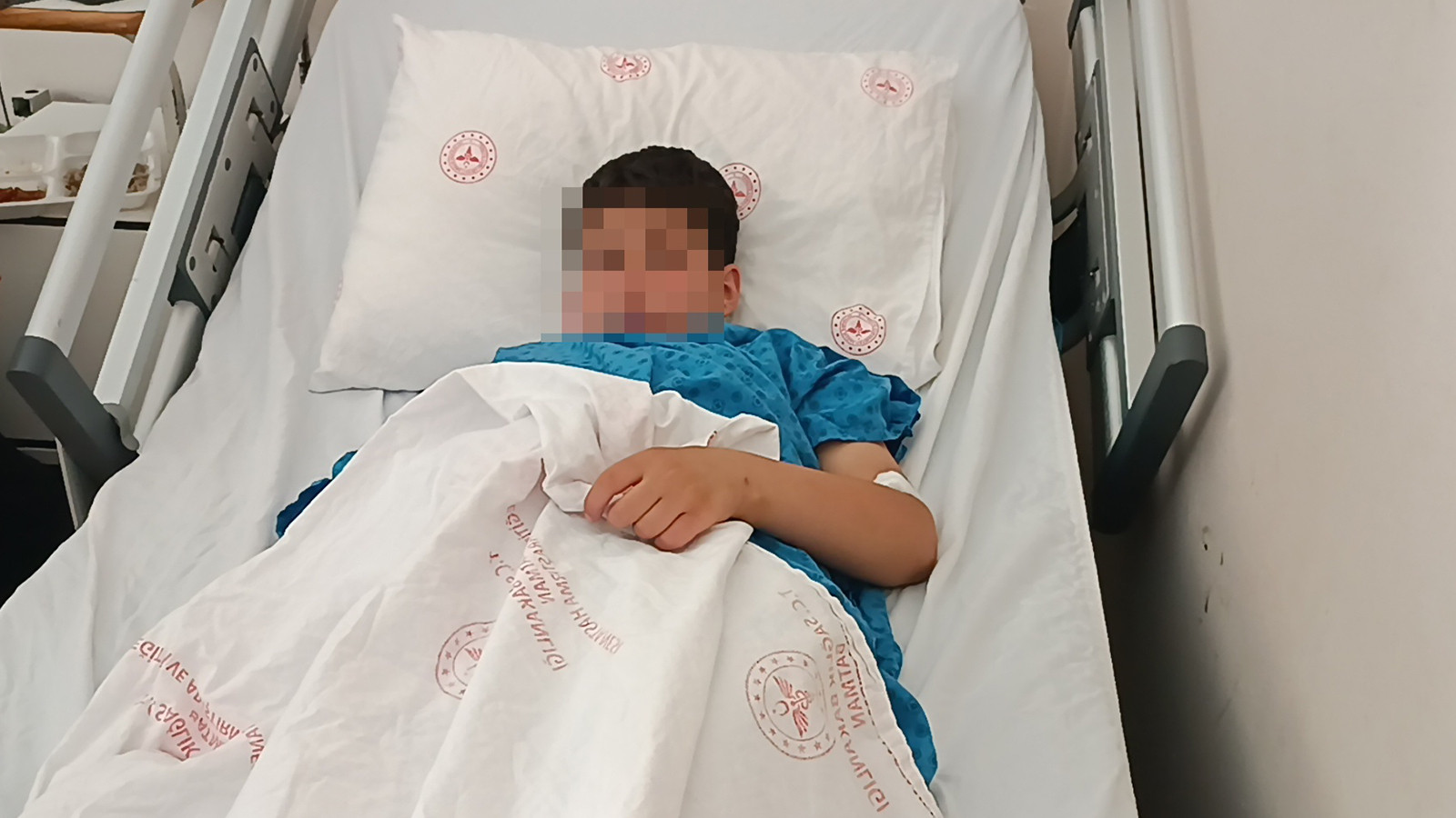 9 yaşındaki çocuk parkta tüfekle bacağından vuruldu