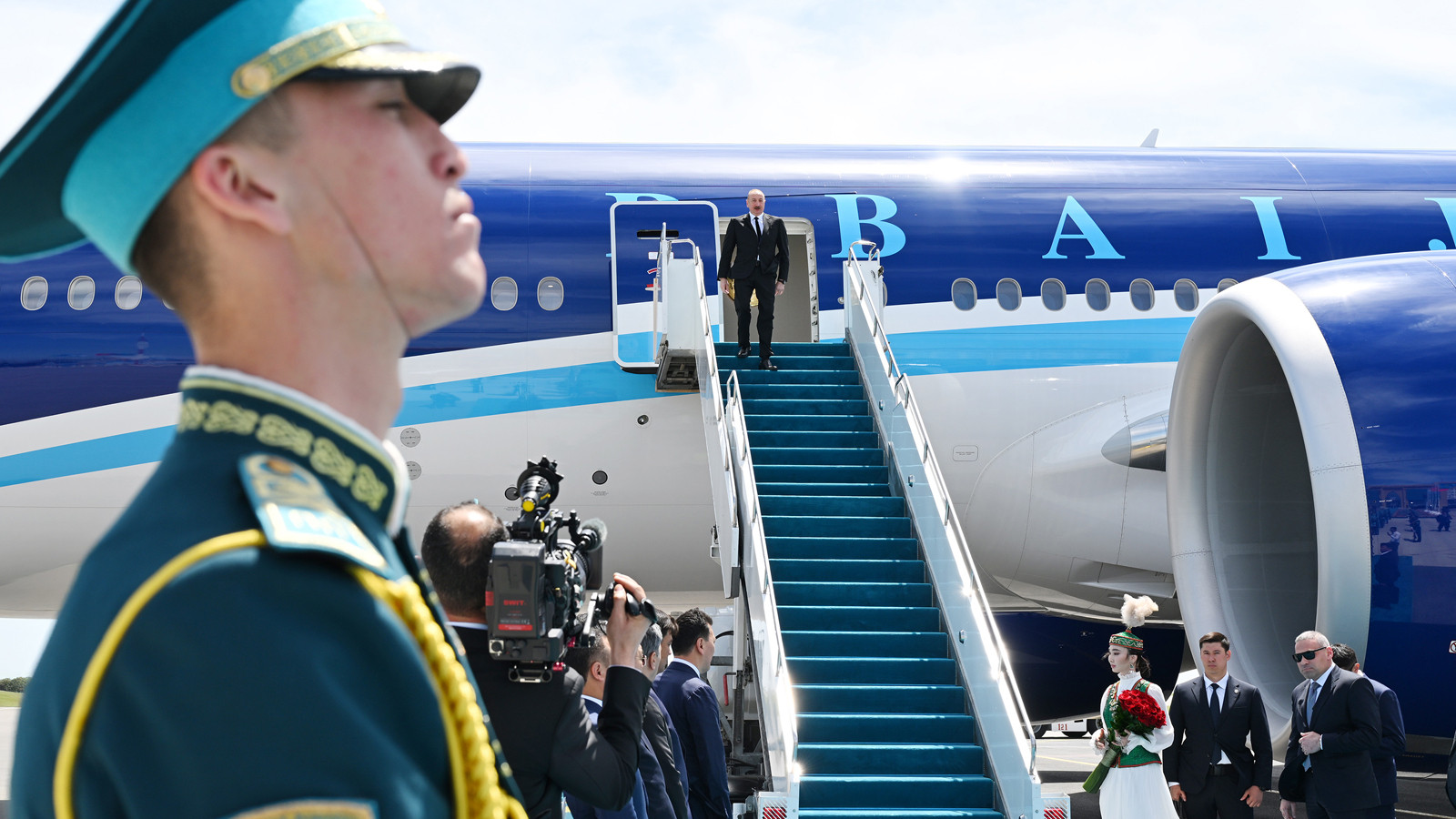 Azerbaycan Cumhurbaşkanı Aliyev, Kazakistan'da