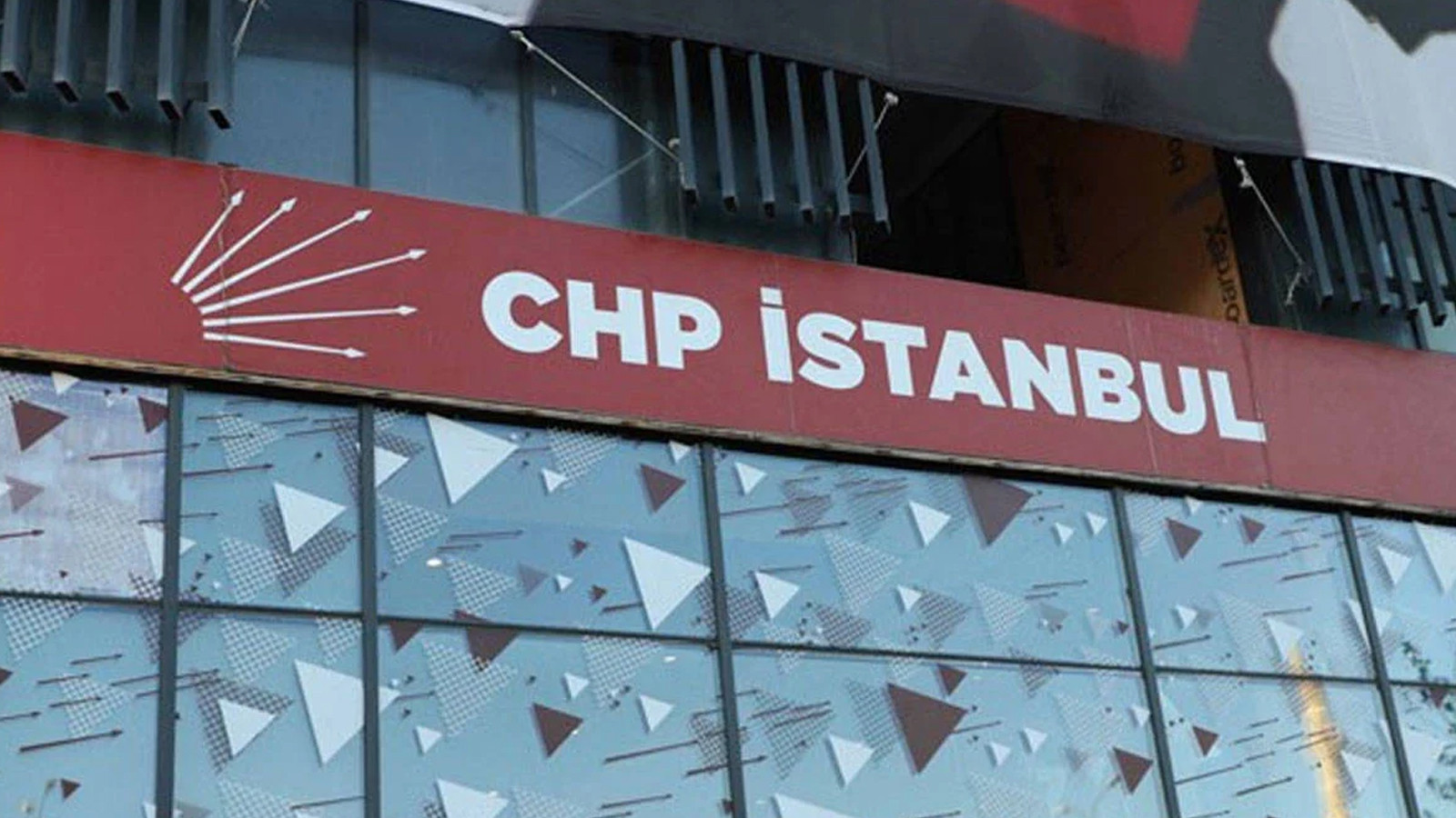 CHP İstanbul İl Kongresi davası ertelendi: Kayyum devam edecek