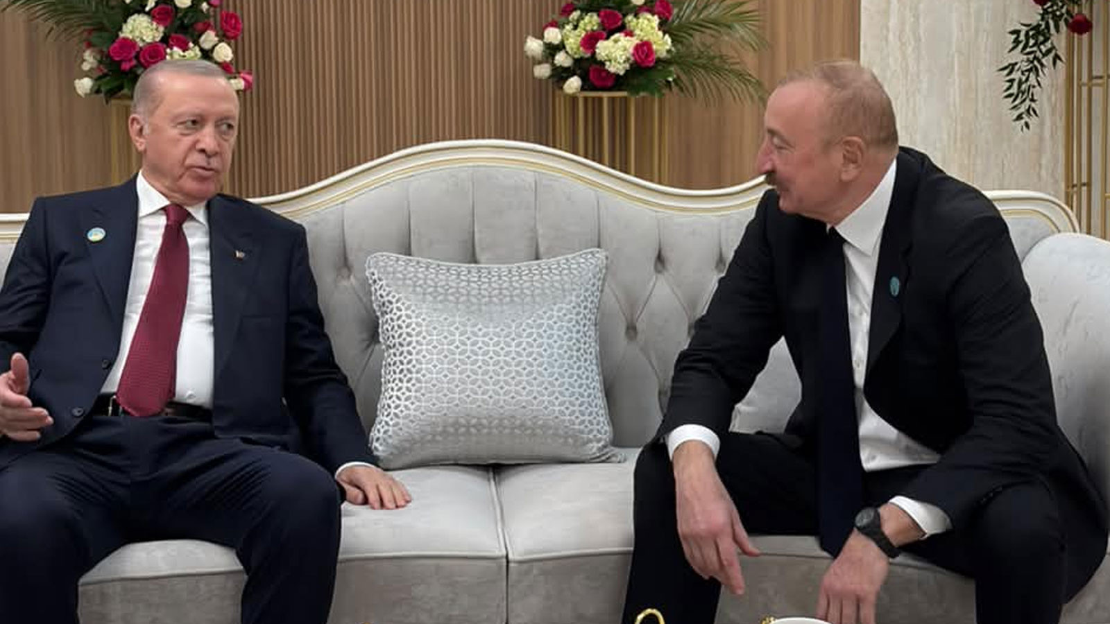 Cumhurbaşkanı Erdoğan ve Azerbaycan Cumhurbaşkanı Aliyev Türkistan'da bir araya geldi