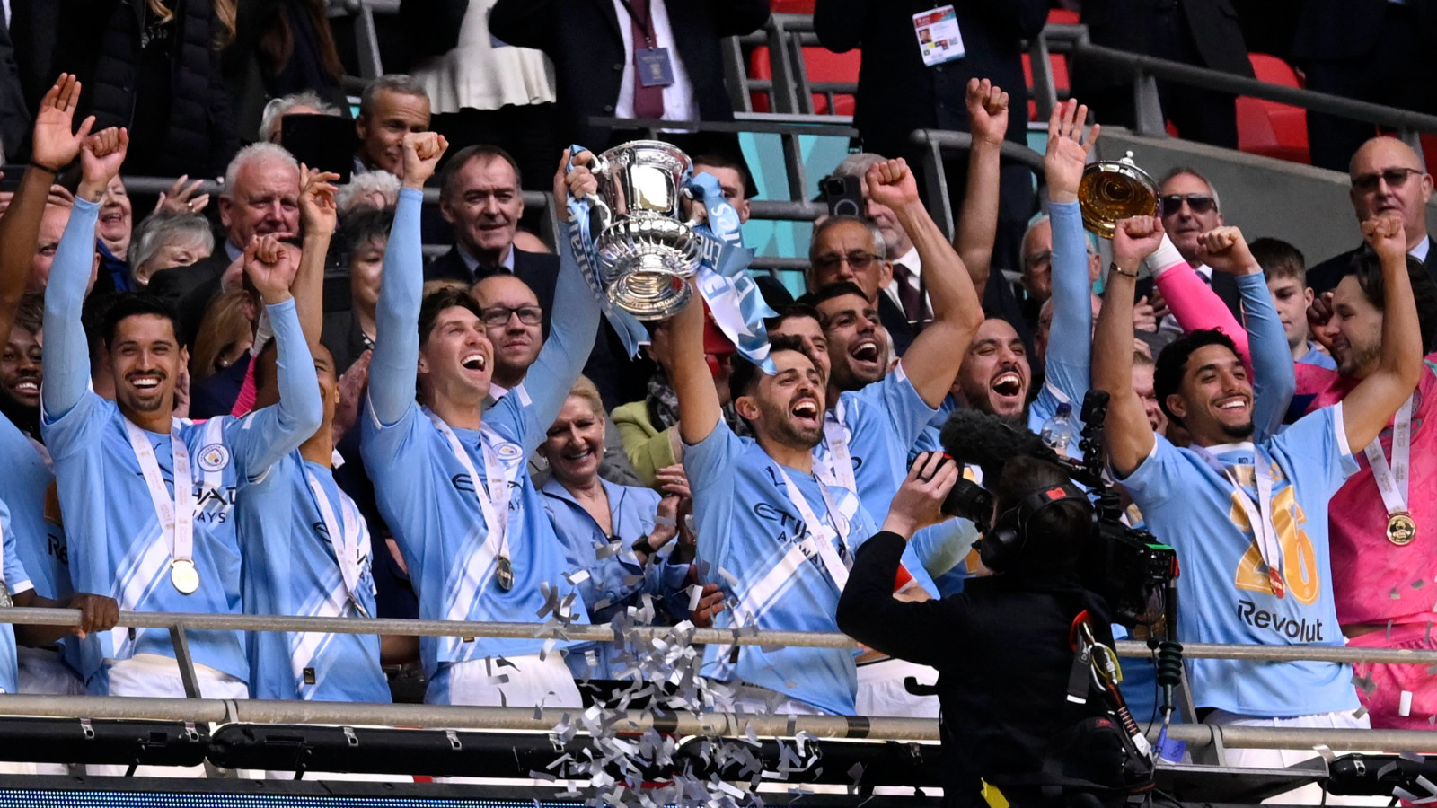 Pep Guardiola, 10 yılda 20 kupa kazandı