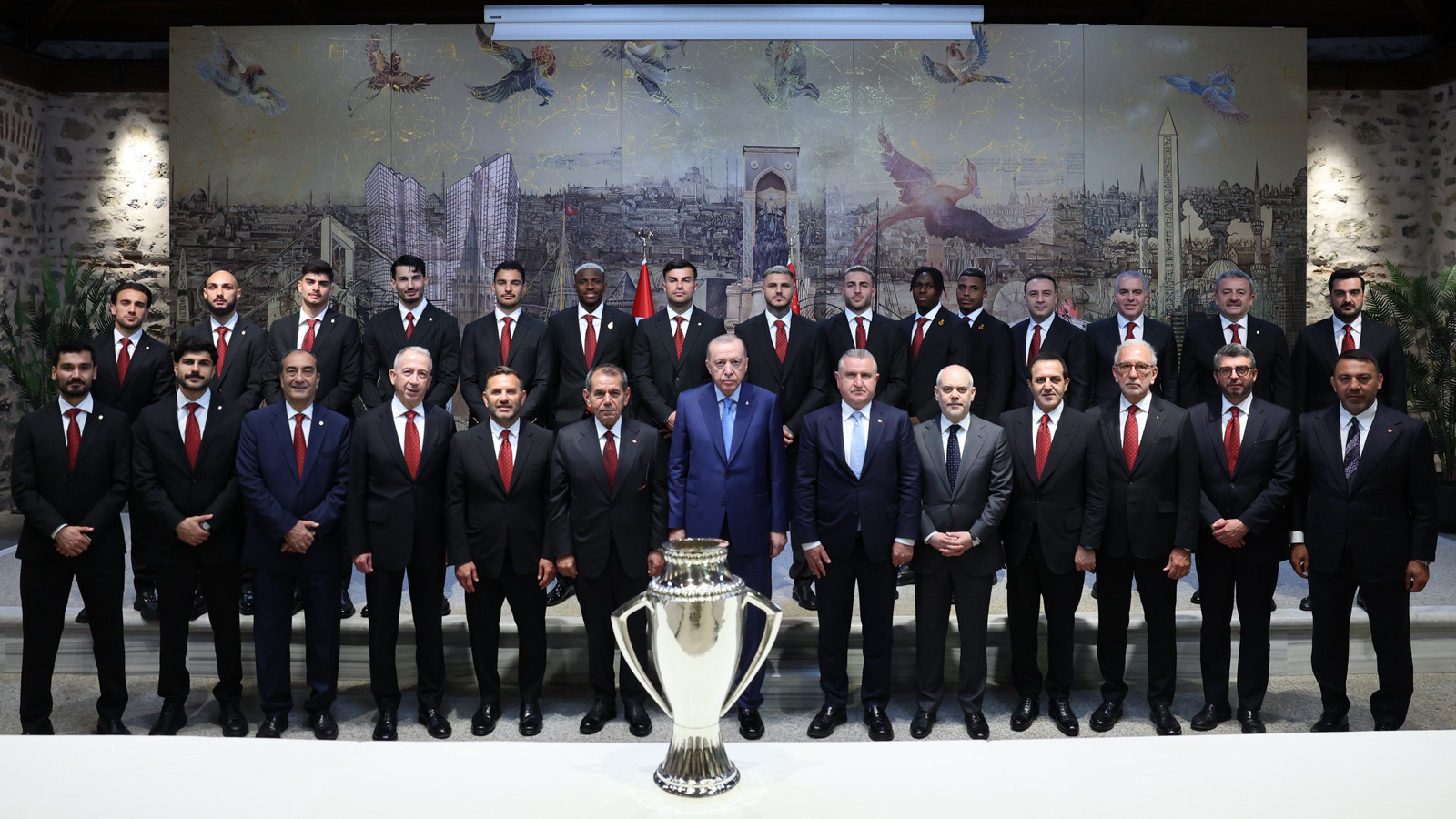 Cumhurbaşkanı Erdoğan, Galatasaray Futbol Takımı'nı kabul etti