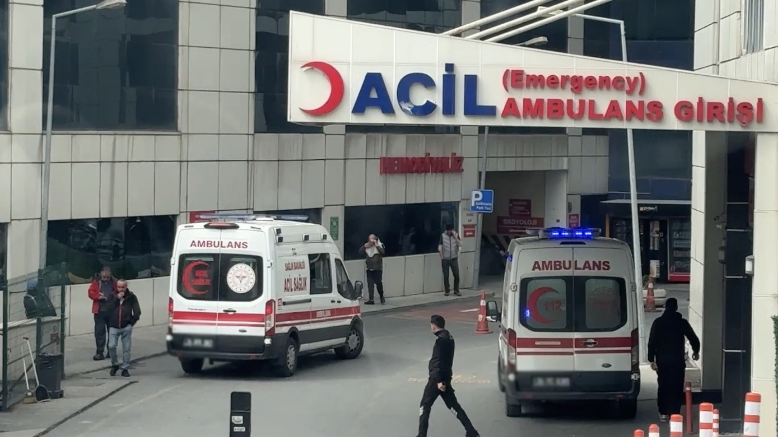 Göğsünden bıçaklanıp kaldırıldığı hastanenin 10'uncu katından düşüp öldü