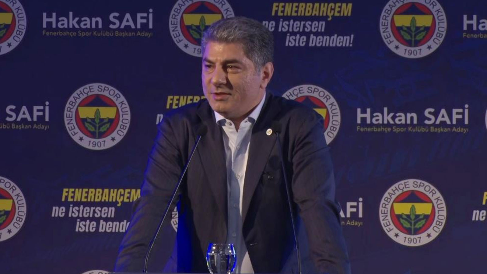 Hakan Safi: Korkaklar evlerinde oturur, bizler buradayız