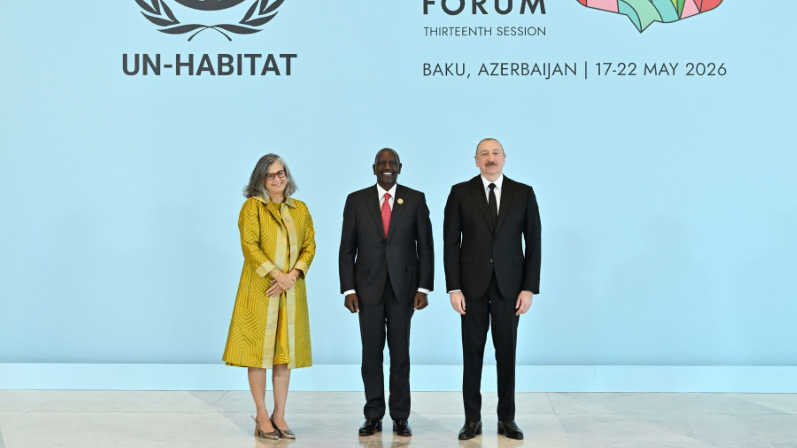 İlham Aliyev Dünya Şehir Forumu için gelen konukları karşıladı