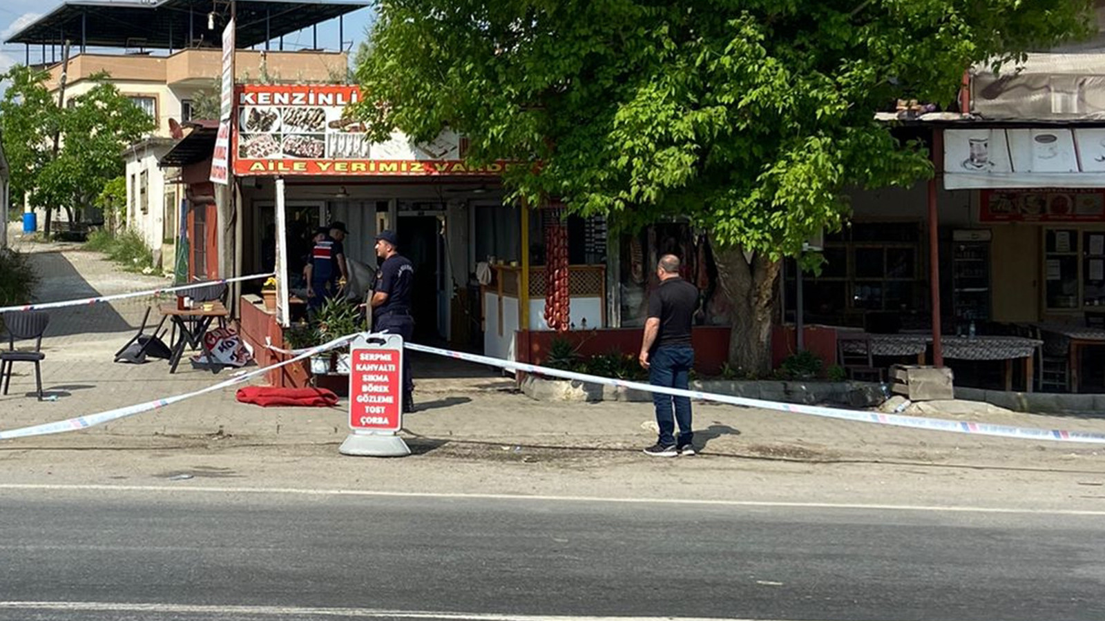 Mersin'de restorana pompalı tüfekli saldırı! Ölü ve yaralılar var