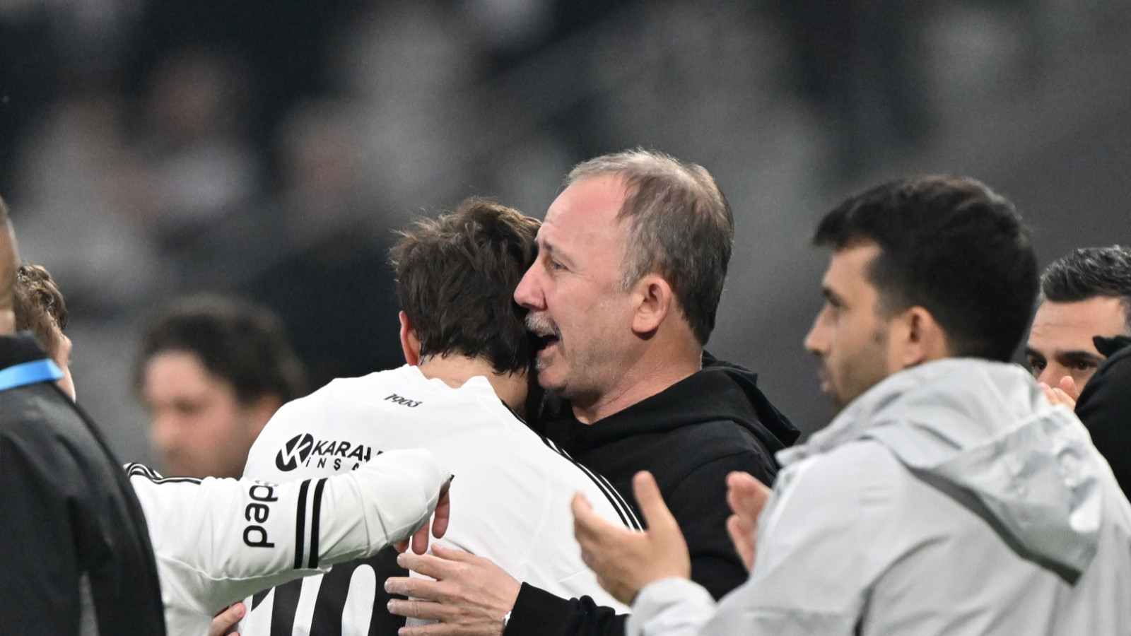 Sergen Yalçın'ın ayrığı sonrası iki futbolcudan imalı paylaşım