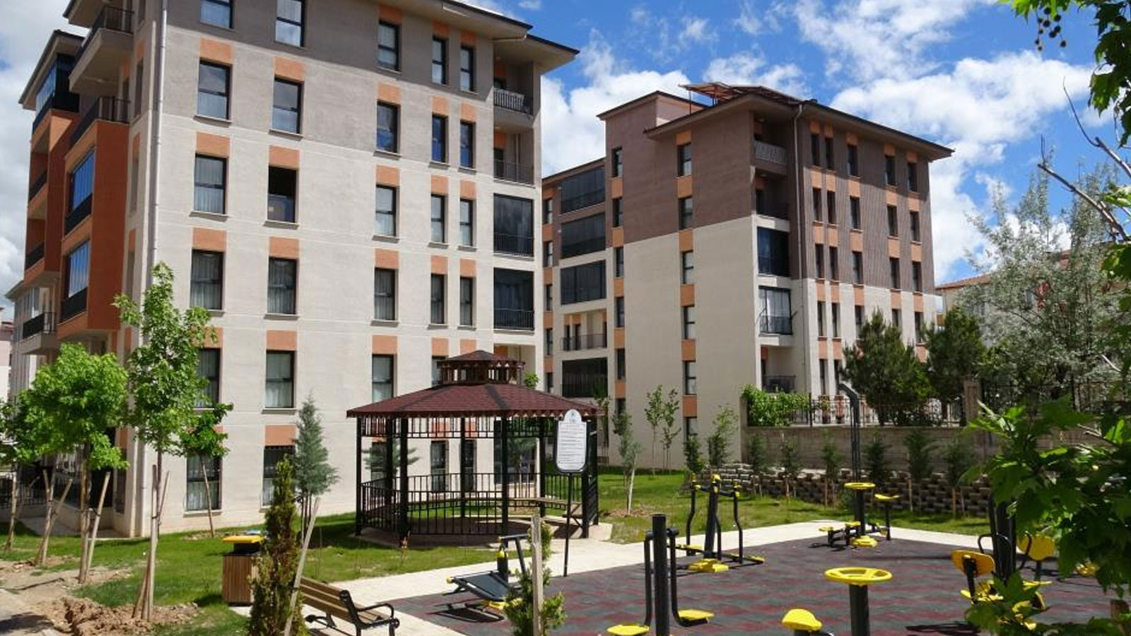 18 yaşındaki genç kız parkta ölü bulundu