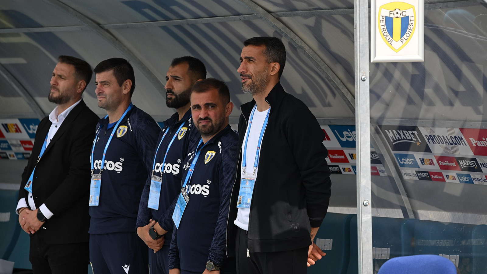 Petrolul'ü son maçta Romanya Ligi'nde tutmayı başaran teknik direktör Mehmet Topal, taraftarlardan özür diledi