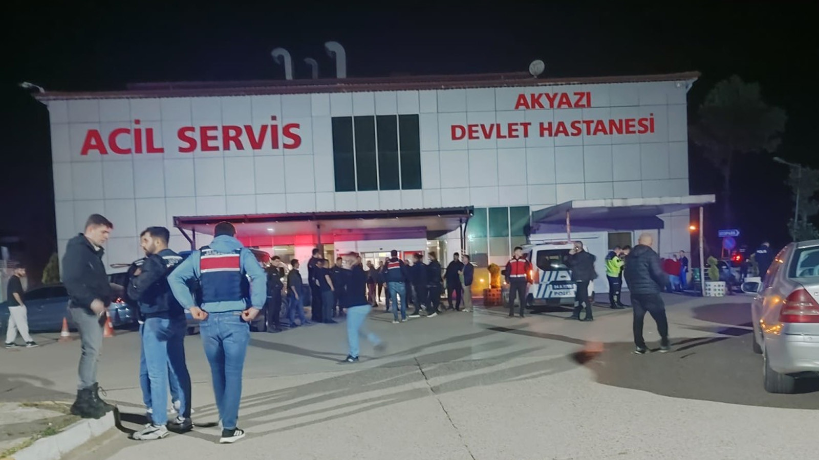 Sakarya'da iki grup arasında silahlı çatışma: Çok sayıda yaralı var