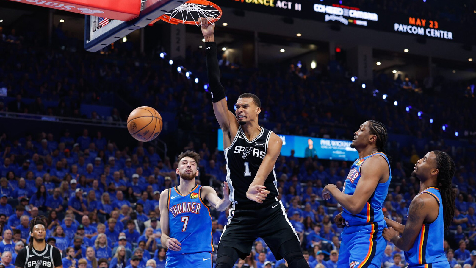 Wembanyama'dan destansı performans: San Antonio Spurs iki uzatma sonunda Thunder'ı devirdi