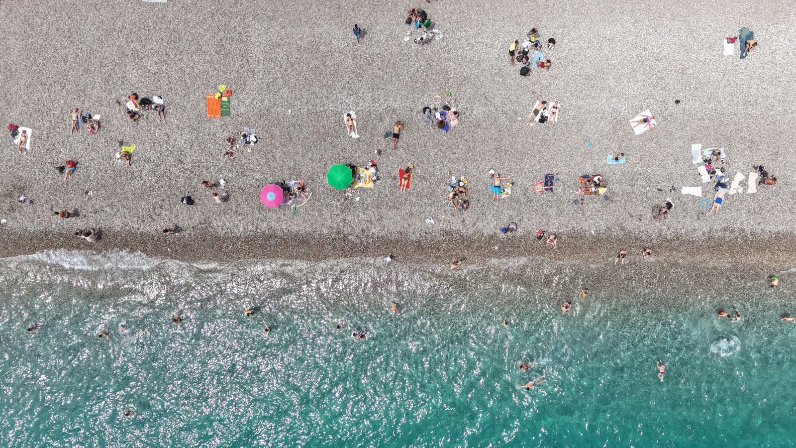 Antalya'da turizm sezonu açıldı; plajda 1 günün maliyeti belli oldu