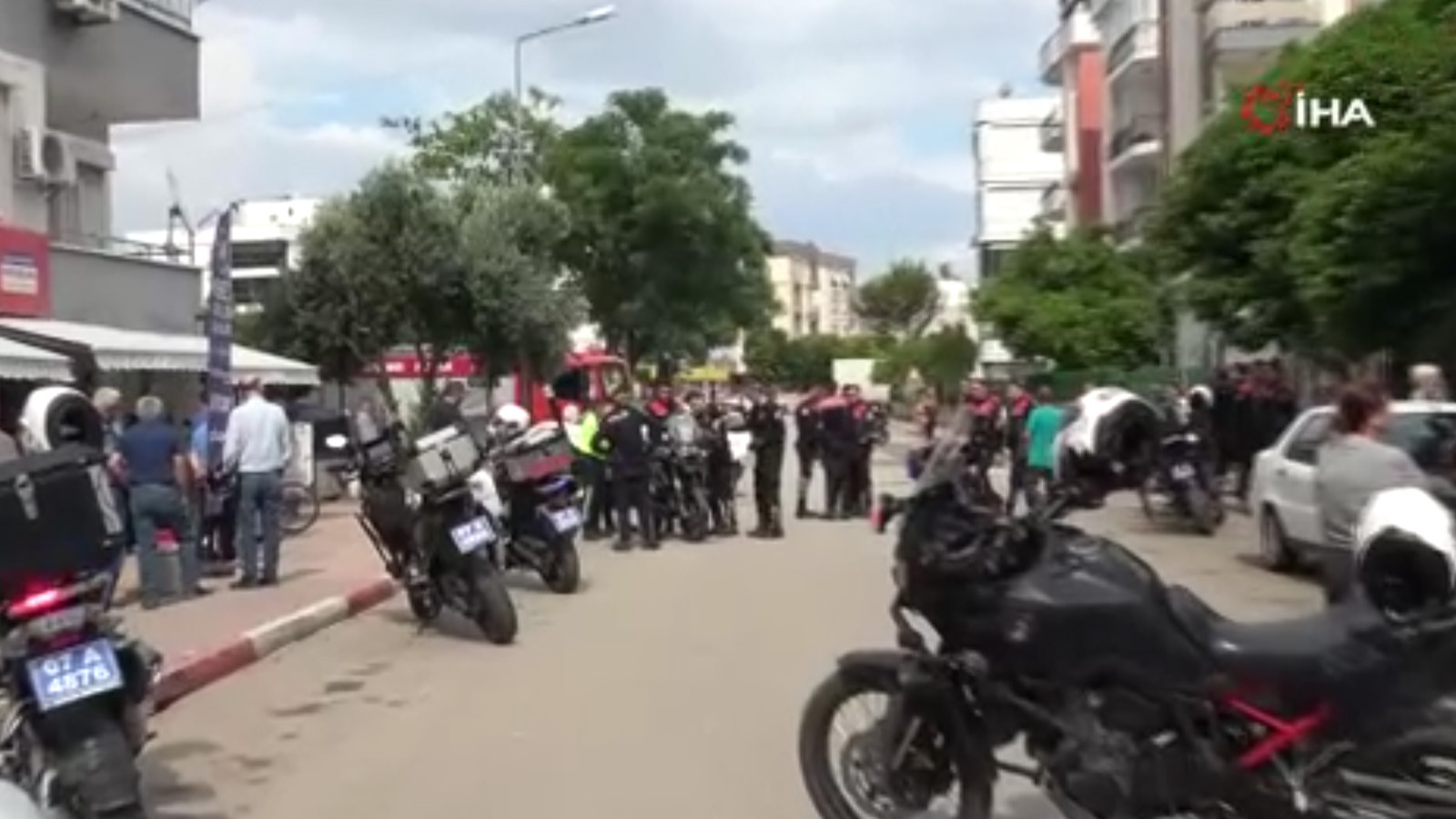 Antalya'da yunus timleri kaza yaptı: 2 polis memuru yaralandı