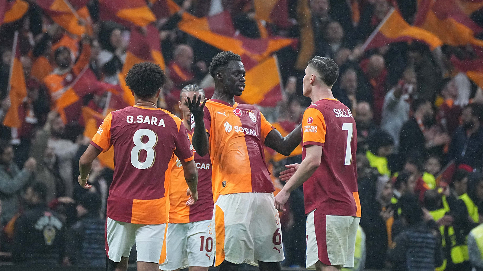 Gabriel Sara ve Roland Sallai'ye Premier Lig ekipleri talip oldu