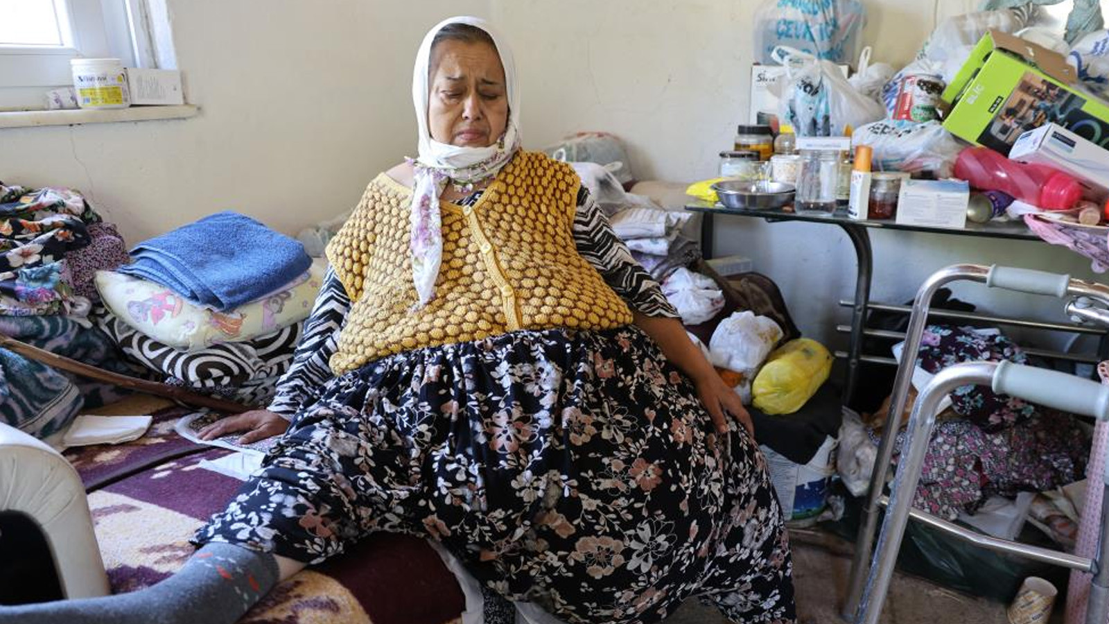 Her geçen gün karnı büyüyen kadın 170 kiloya ulaştı; yıllardır yatağa hasret yaşıyor