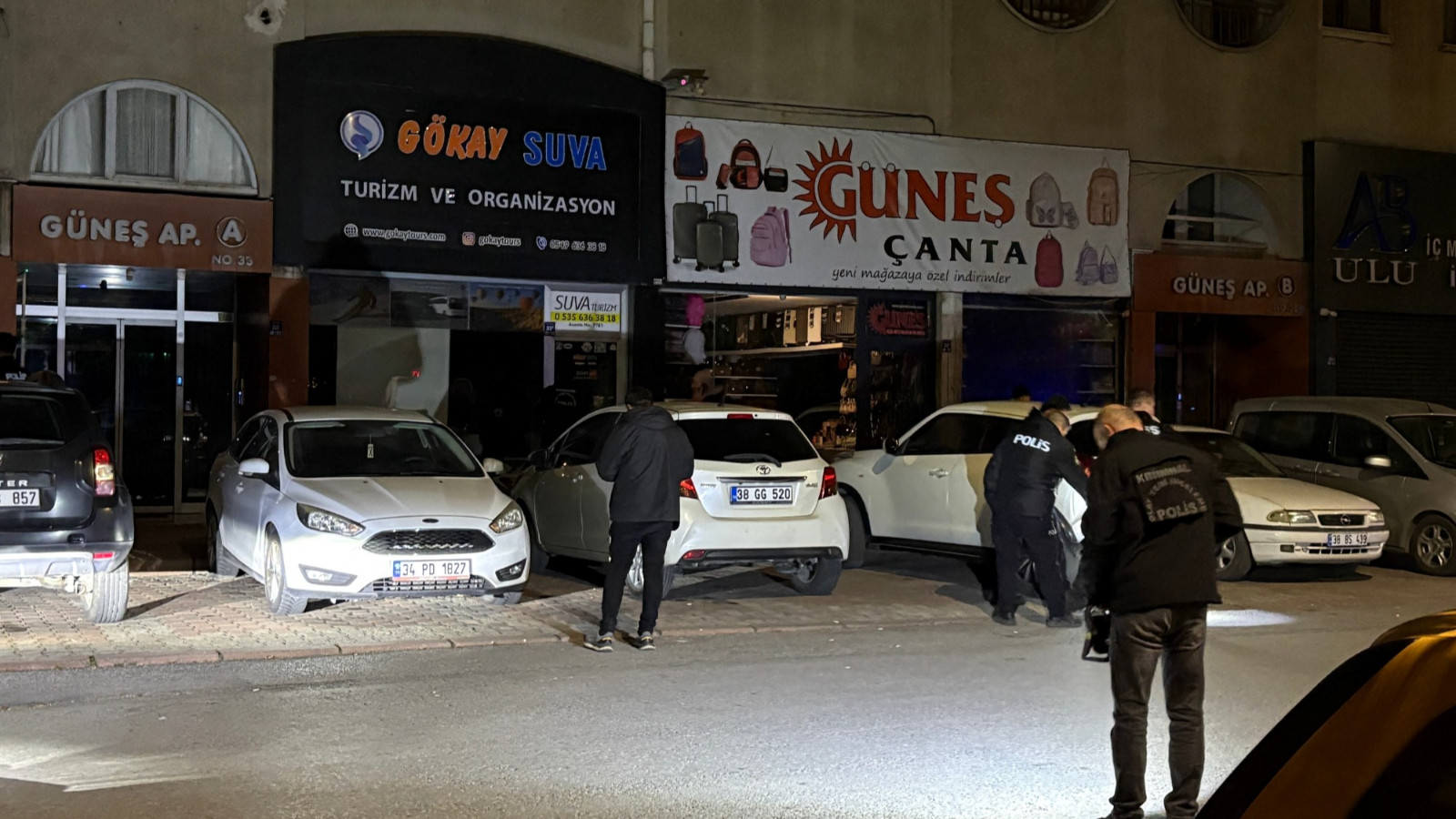 Kayseri'de turizm acentesine kurşun yağdırıldı