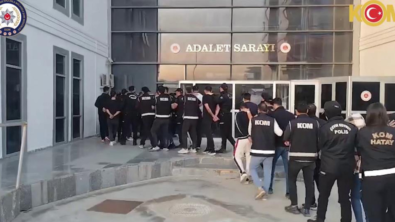 Bir kent kabusu yaşadı: Esnafı haraca bağlayıp, kadınlara zorla fuhuş yaptırdılar