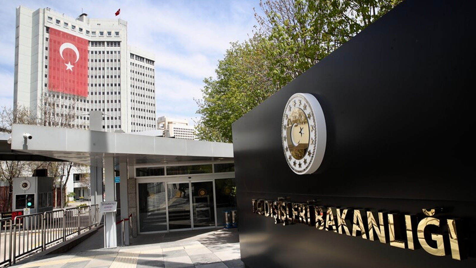 Dışişleri Bakanlığı: Küresel Sumud Filosu'ndaki 422 insani yardım gönüllüsünü ülkemize getirdik