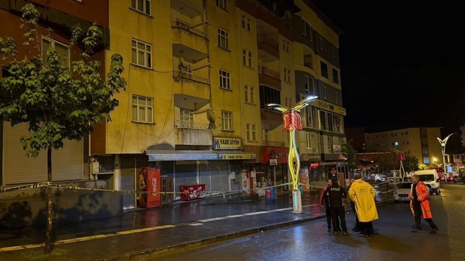 Hakkari'de çökme riski bulunan 6 bina tedbir amaçlı tahliye edildi