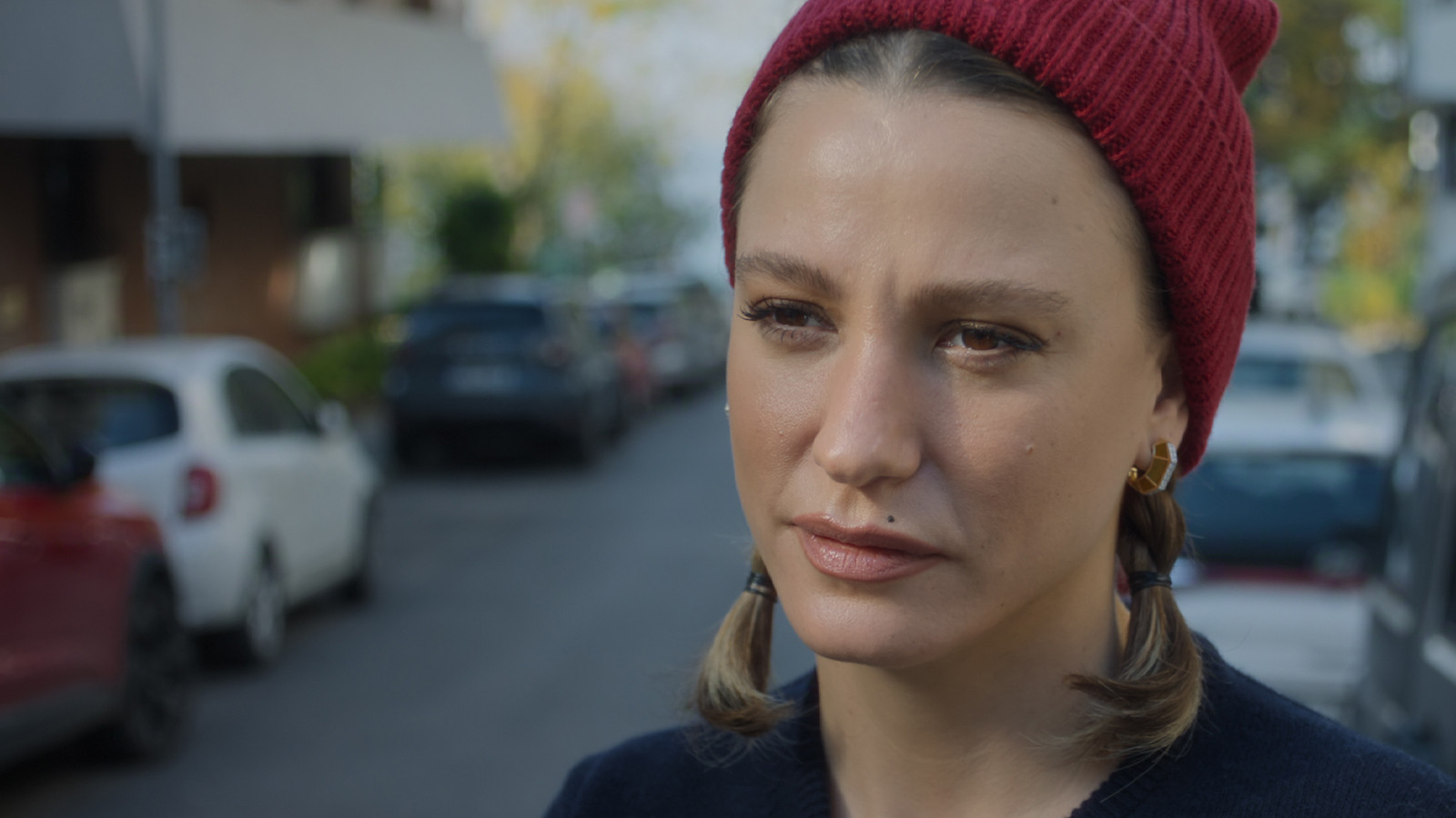 Hakkında gözaltı kararı bulunan Serenay Sarıkaya'dan açıklama