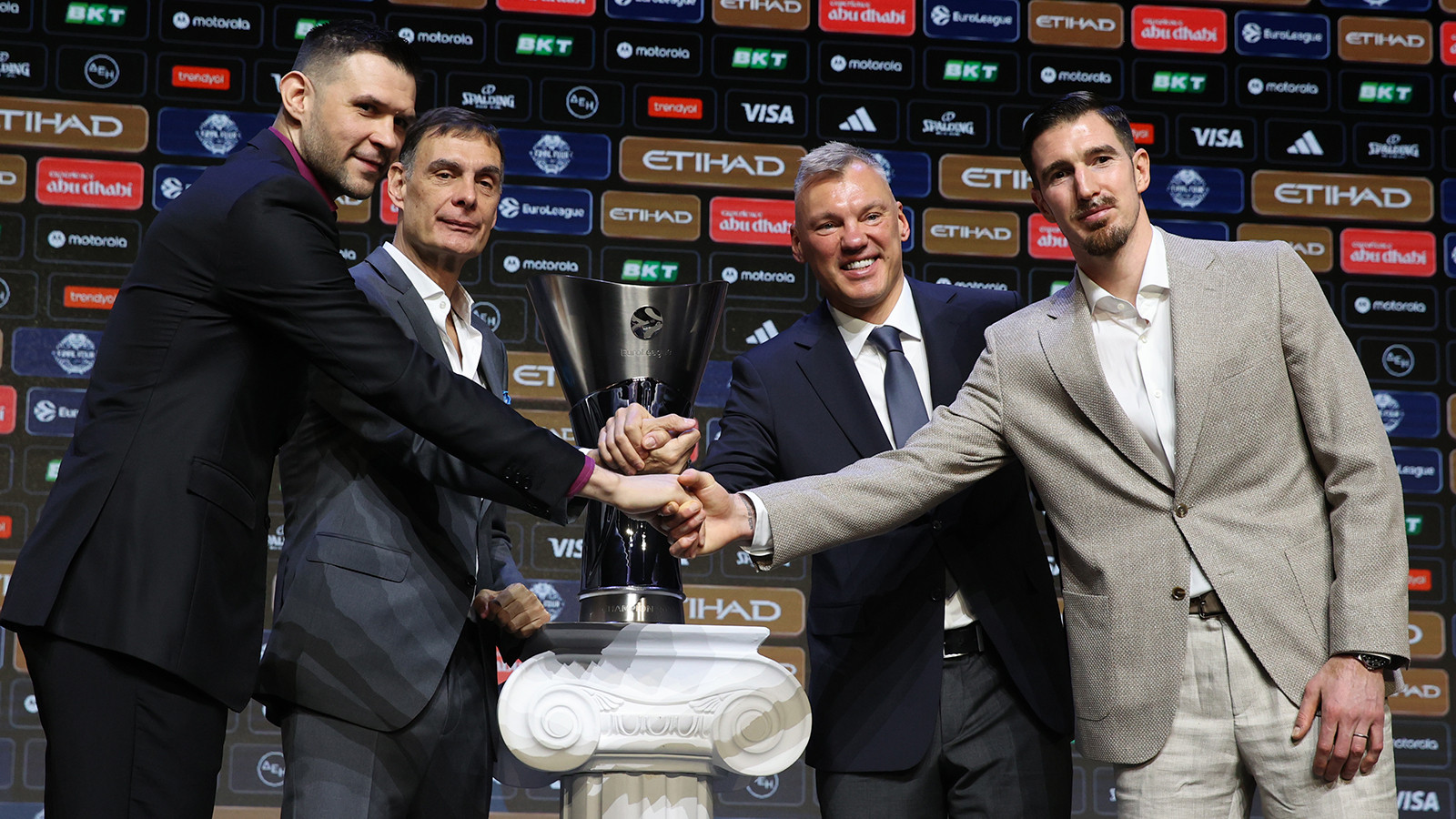 Nando De Colo: Kupayı kazanmak için savaşacağız