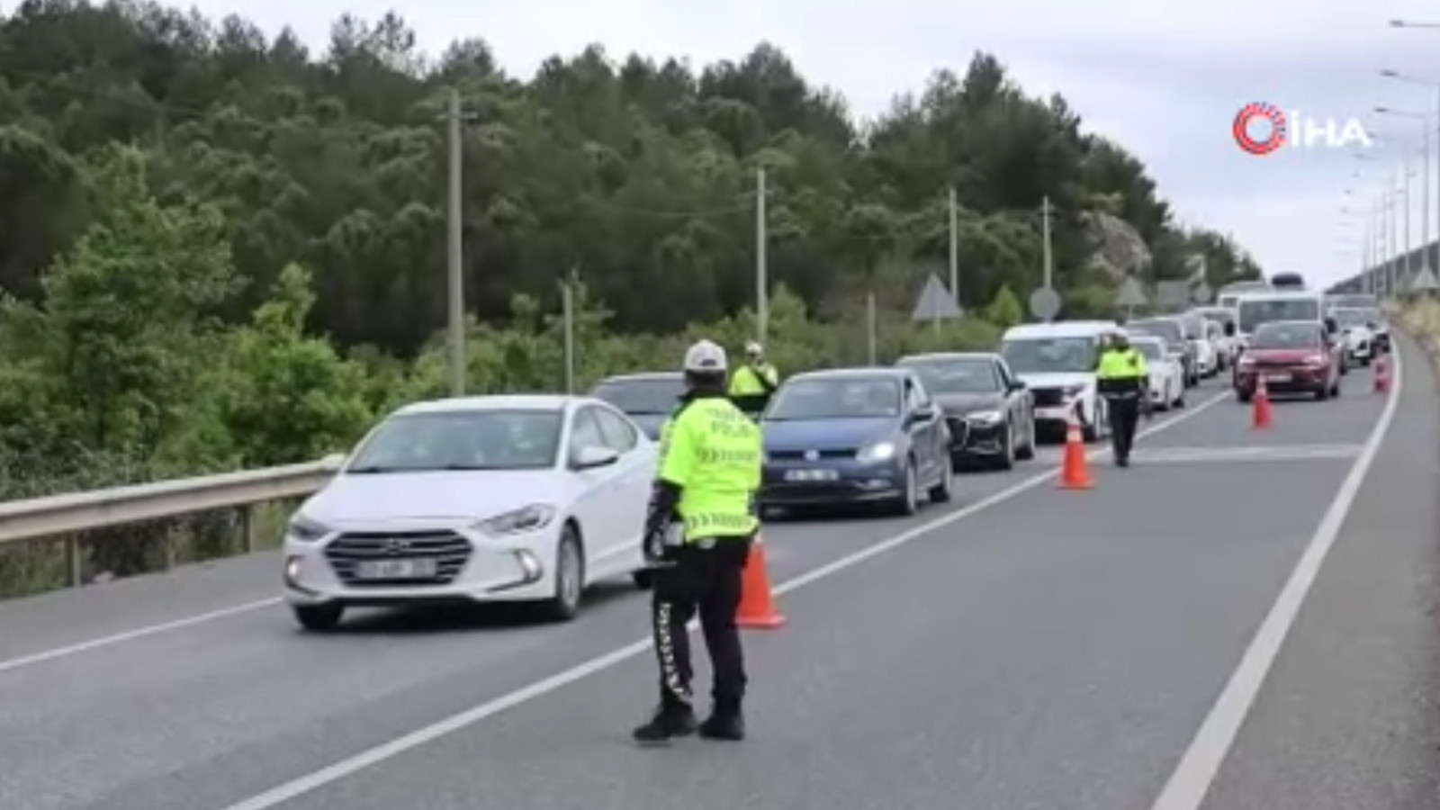 Bayram tatilinin adresi Muğla'da oteller dolu, yollar kilit!