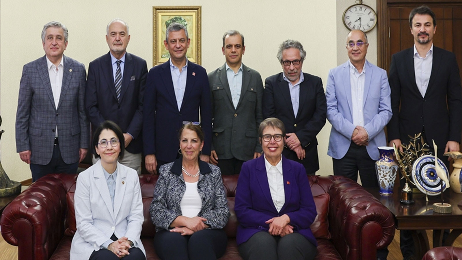 Türkiye Barolar Birliği Başkanı Sağkan, Özgür Özel'i ziyaret etti