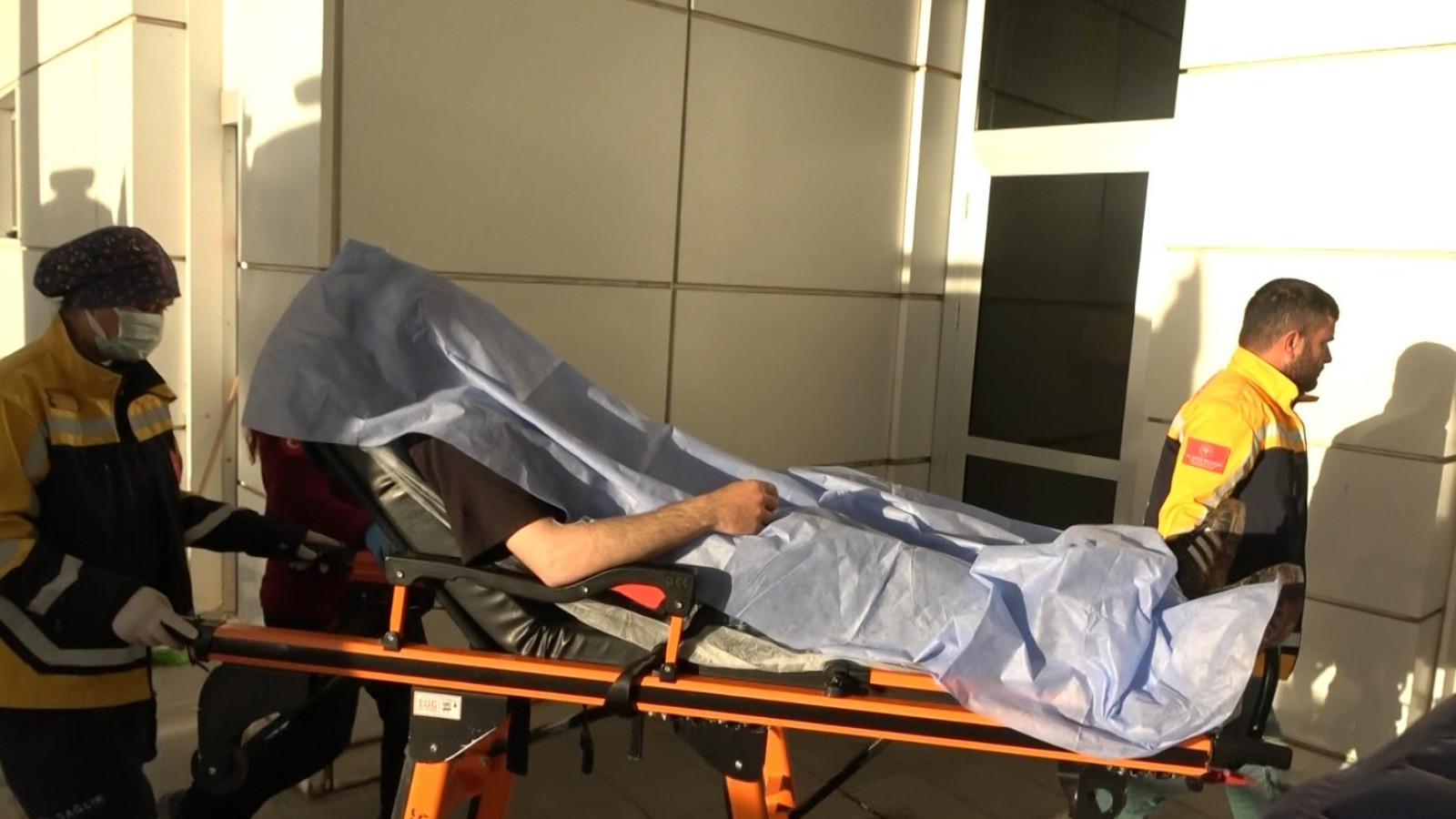 Aksaray'da alacak davası kanlı bitti! Abi bıçaklandı kardeşi darbedildi