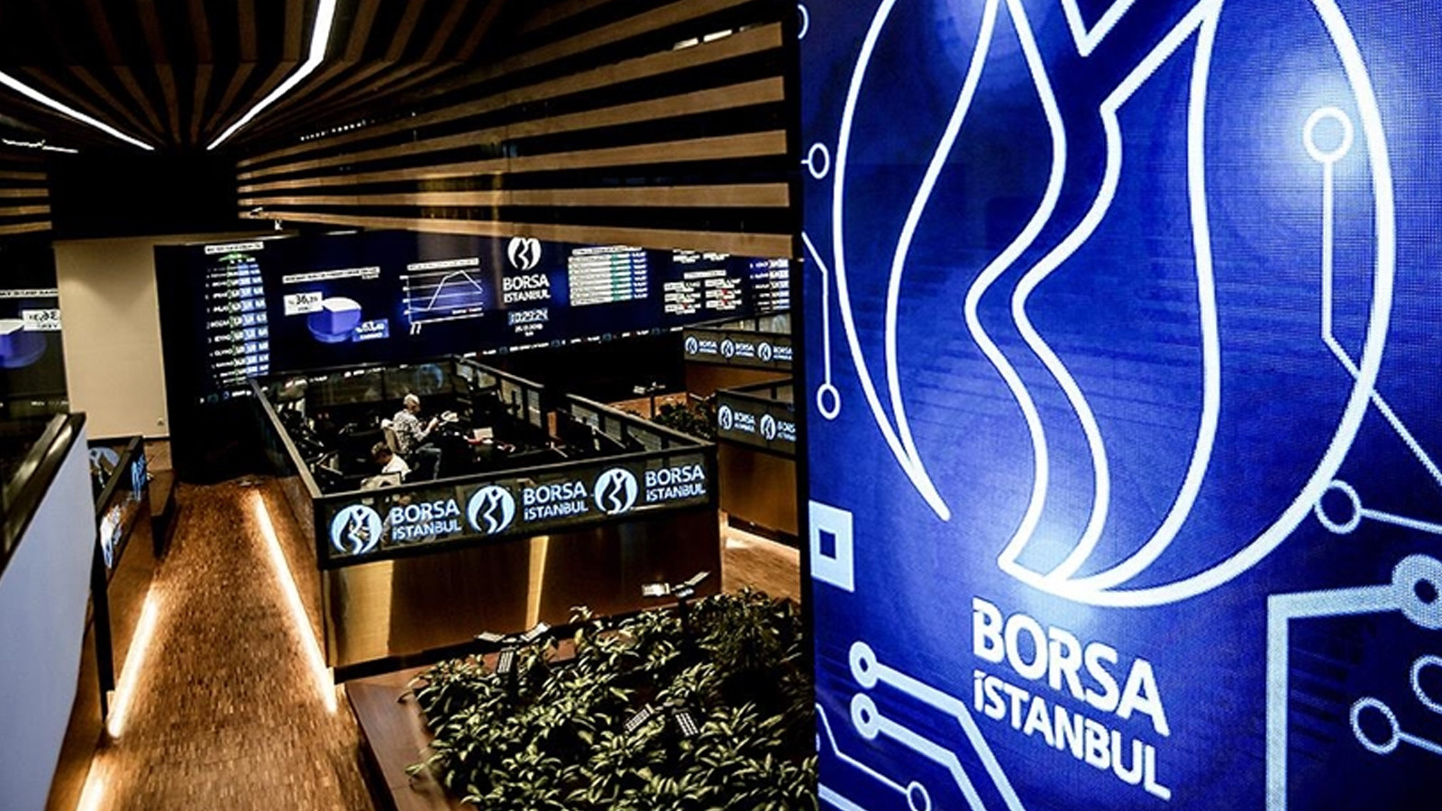 Borsada bayram öncesi hareketlilik! Bilişim ve bankacılık hisseleri yatırımcısının yüzünü güldürdü