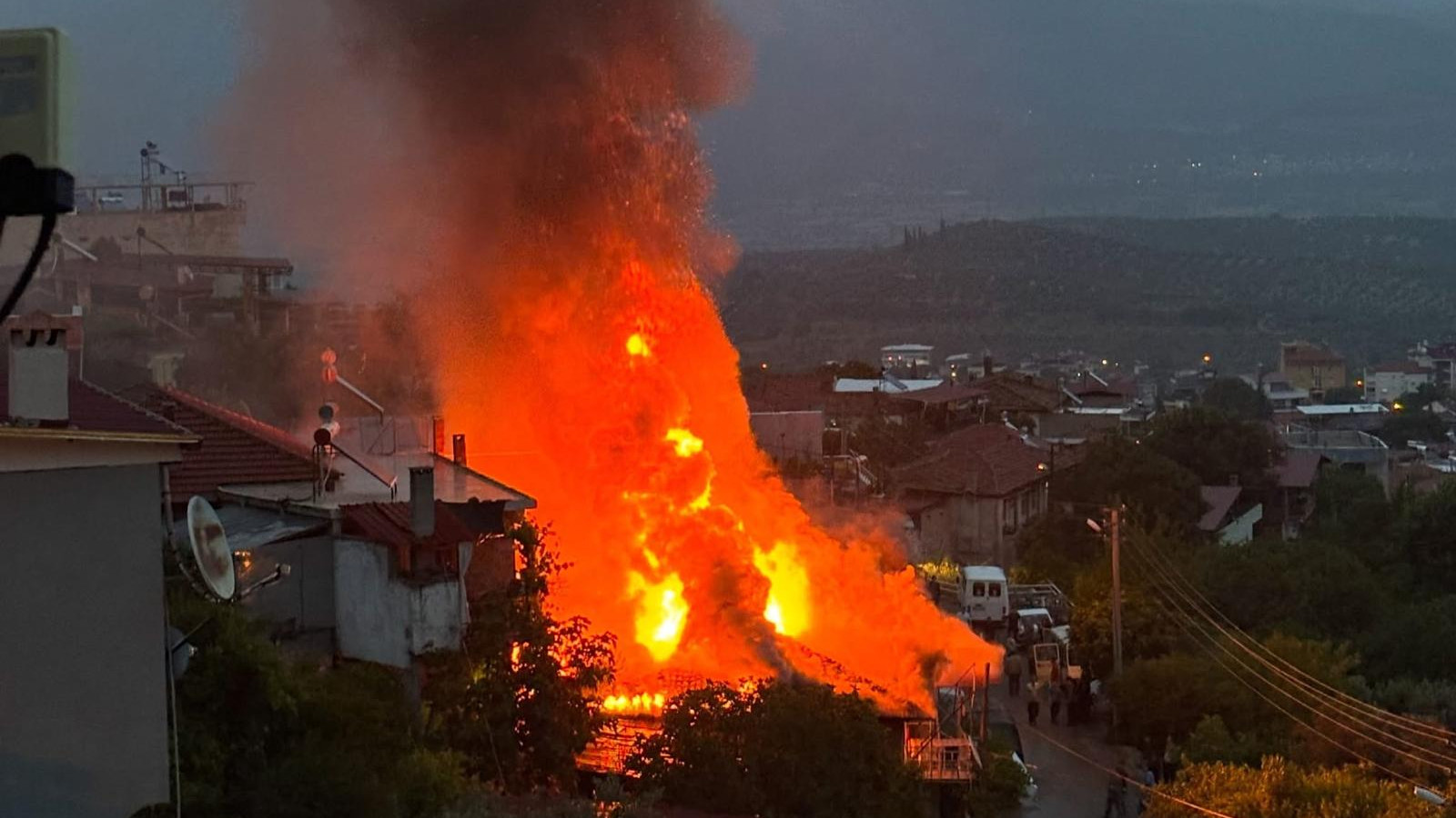 Aydın'da iki katlı müstakil evde yangın