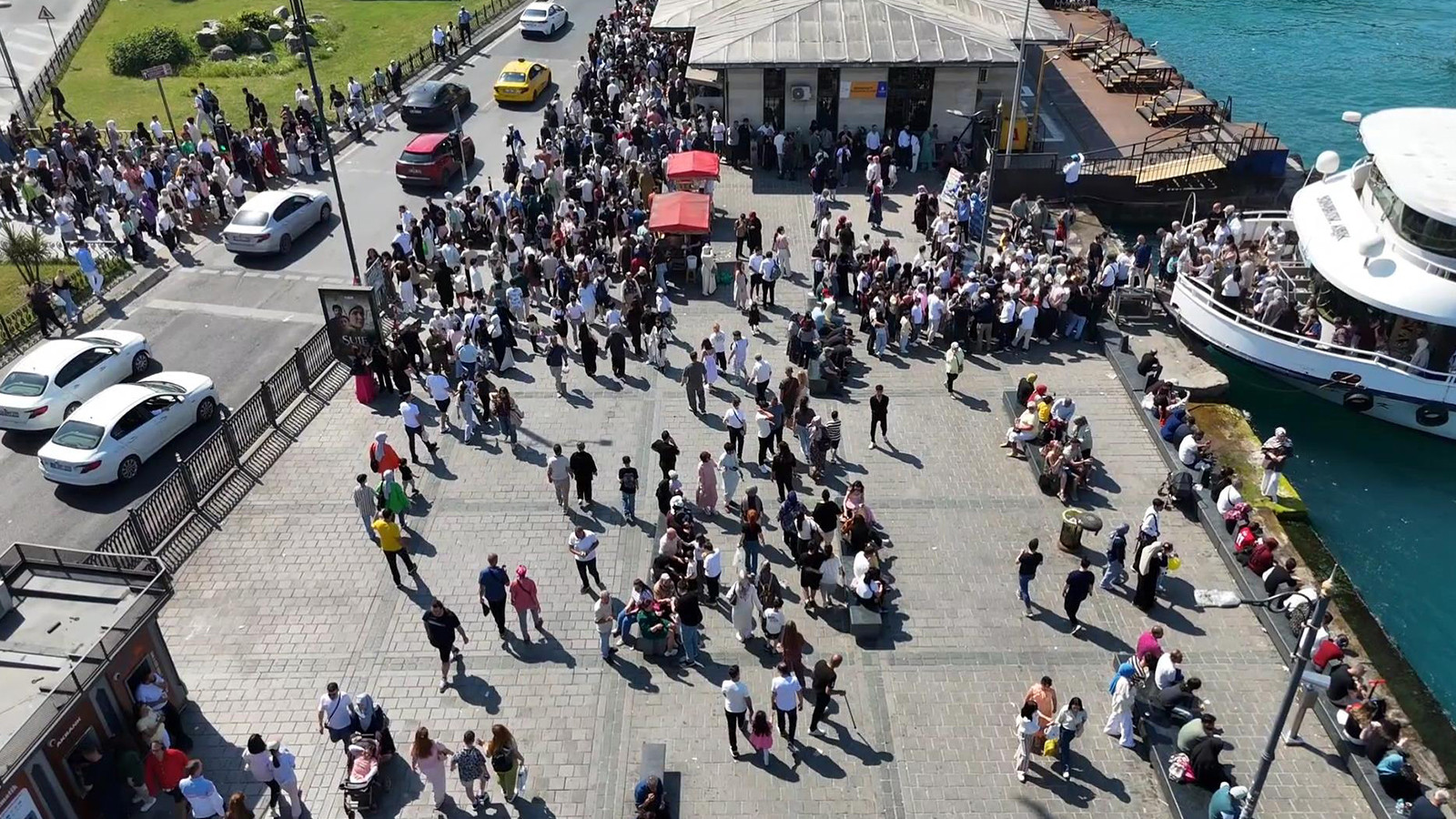Eminönü'nde bayram yoğunluğu