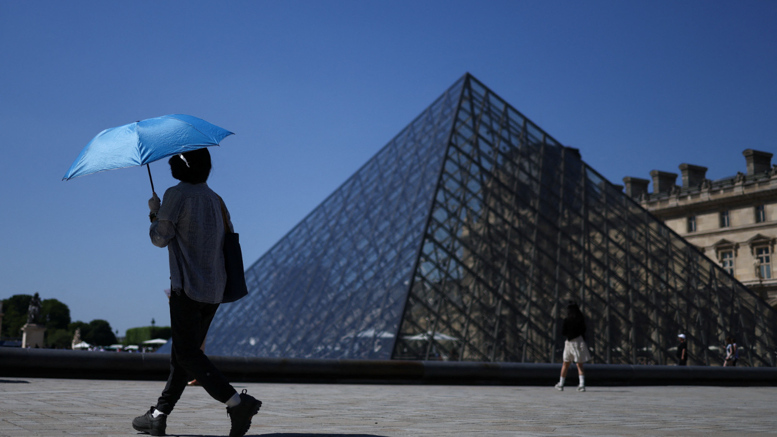 100 milyon dolarlık Louvre soygunu film oluyor