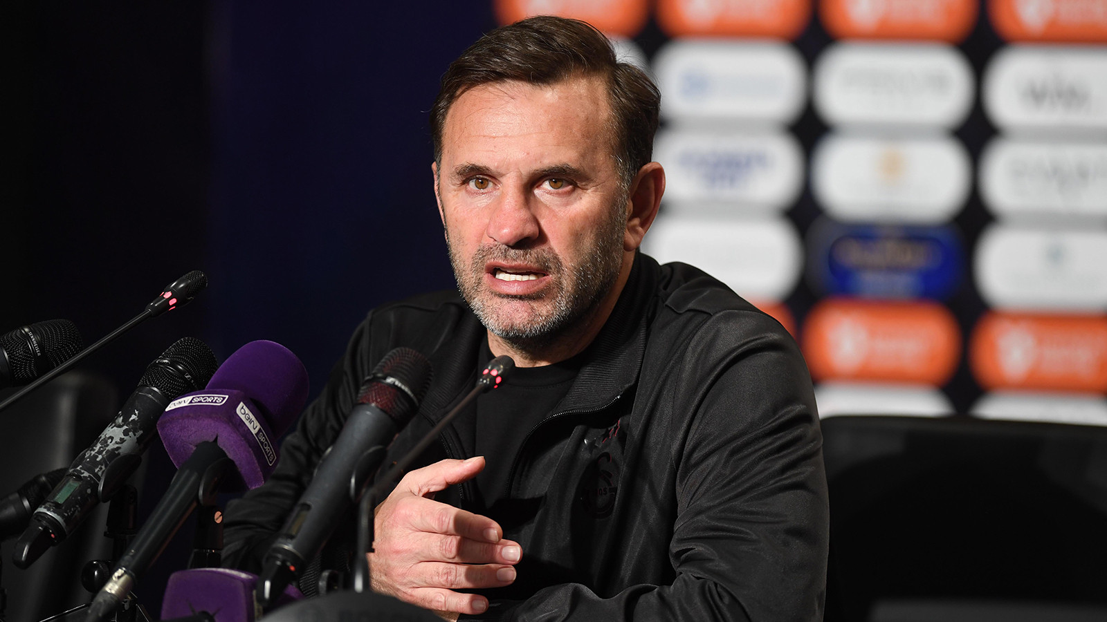 Okan Buruk iki yıl daha Galatasaray'da: Sözleşmede dev prim