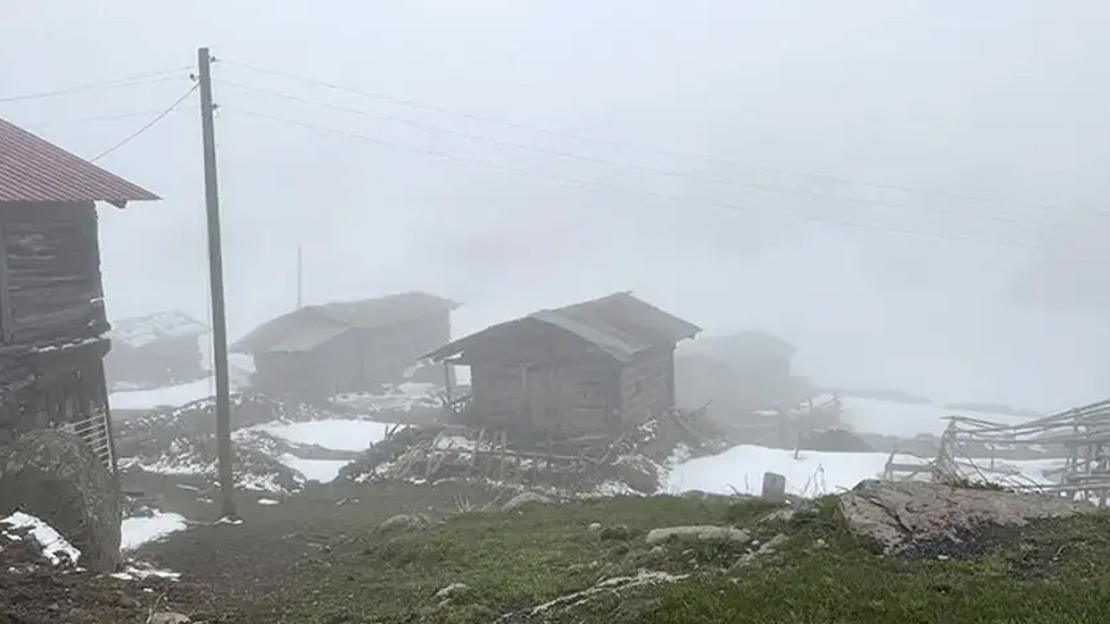 Ardahan'ın yüksek kesimlerinde kar etkili oldu