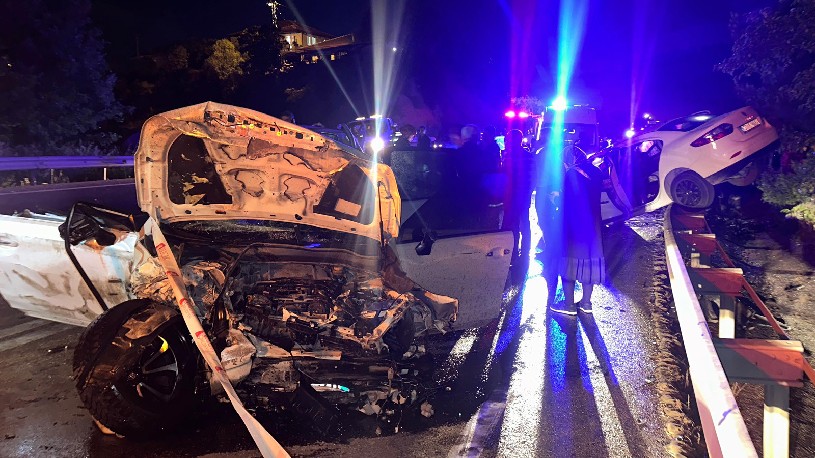 Bir acı haber de Burdur'dan geldi: Kazada 4 kişi öldü, 11 kişi yaralandı
