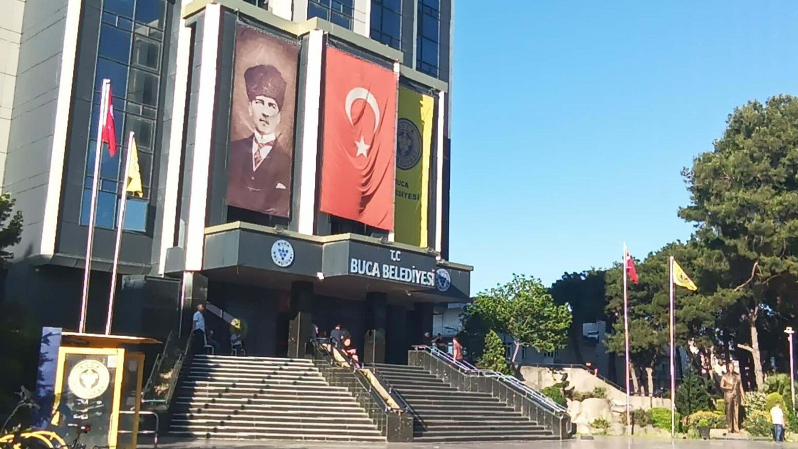 Buca Belediyesi'ne yolsuzluk operasyonu; gözaltı sayısı 54'e çıktı