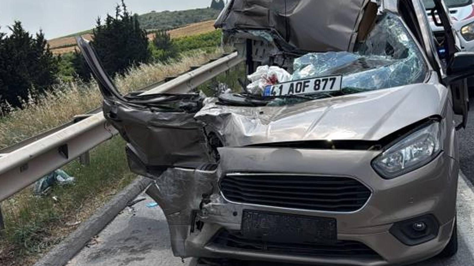 Tarsus-Adana otoyolunda kaza: Ölü ve yaralılar var