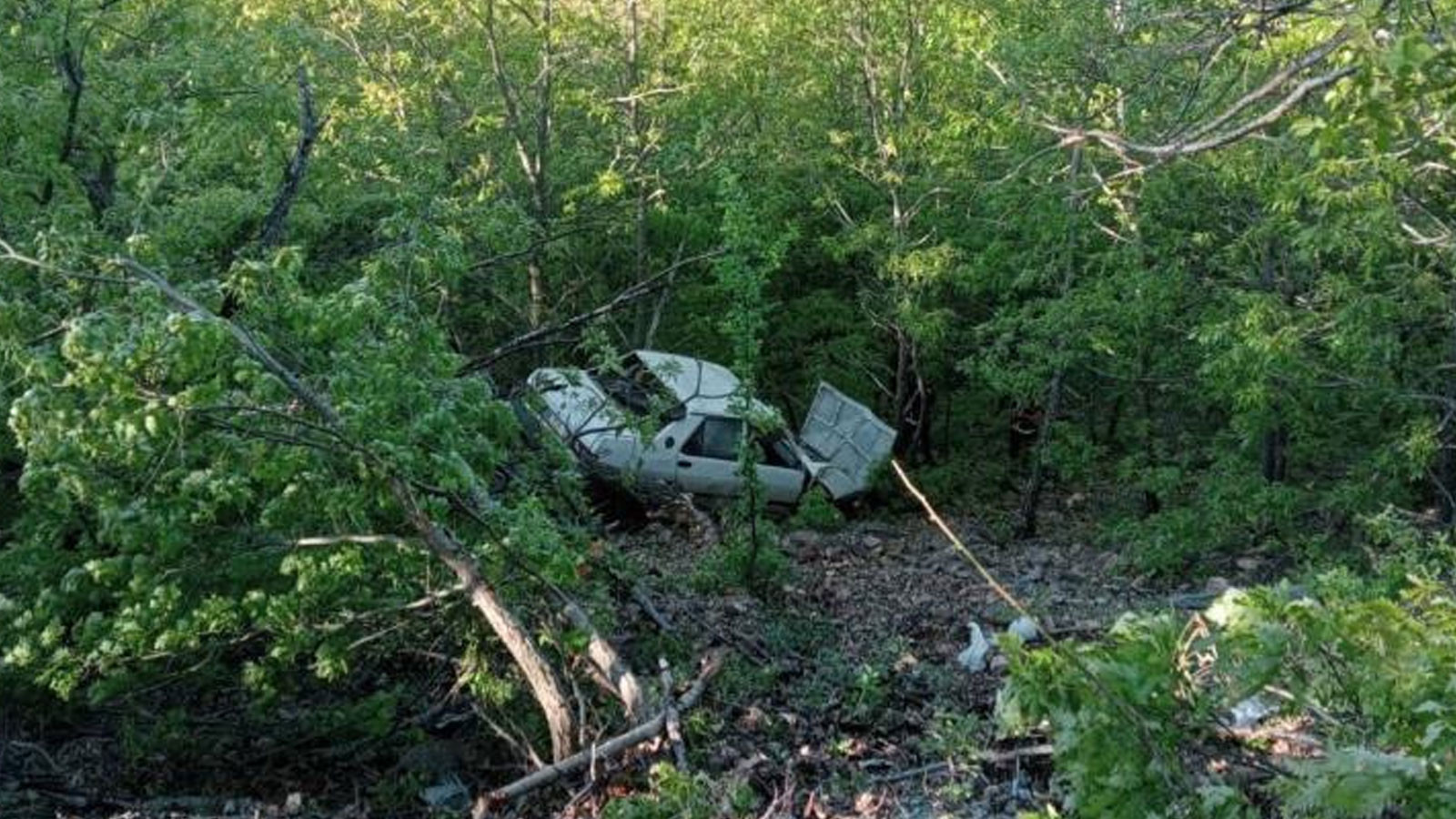 Tokat'ta uçuruma yuvarlanan aracın sürücüsü hayatını kaybetti
