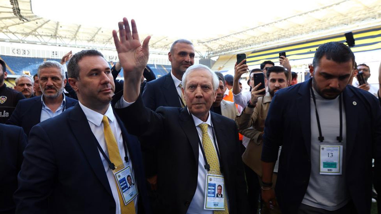 Aziz Yıldırım: Fenerbahçe'ye Olan Borcumu Ödemeye Geliyorum