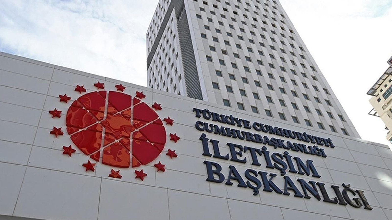 Dünyada bir ilk: Kamu kurumu sitesi doğrudan blok zincirde y