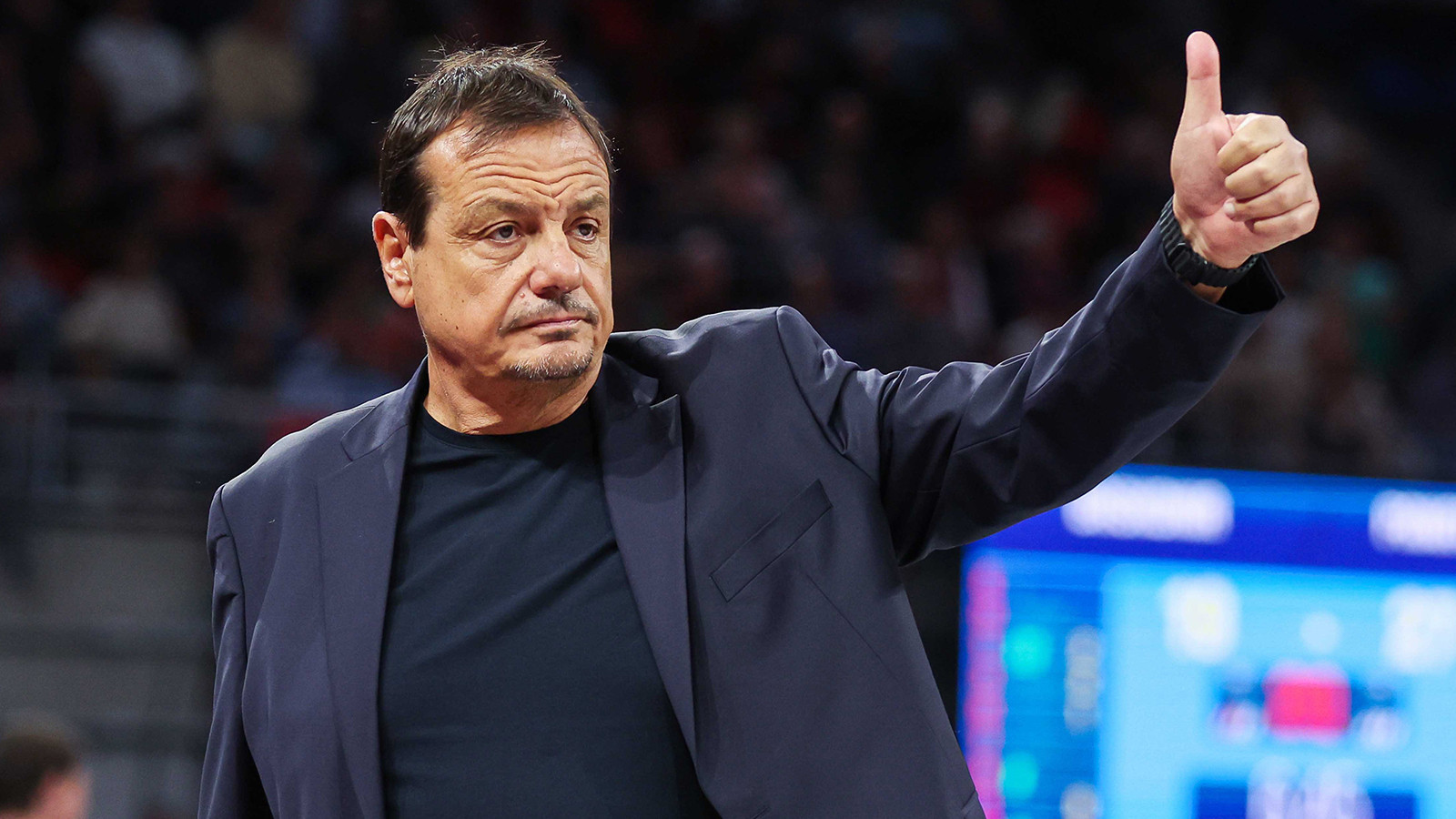 Ergin Ataman'dan Olympiacos taraftarlarına tepki: "Türk olma