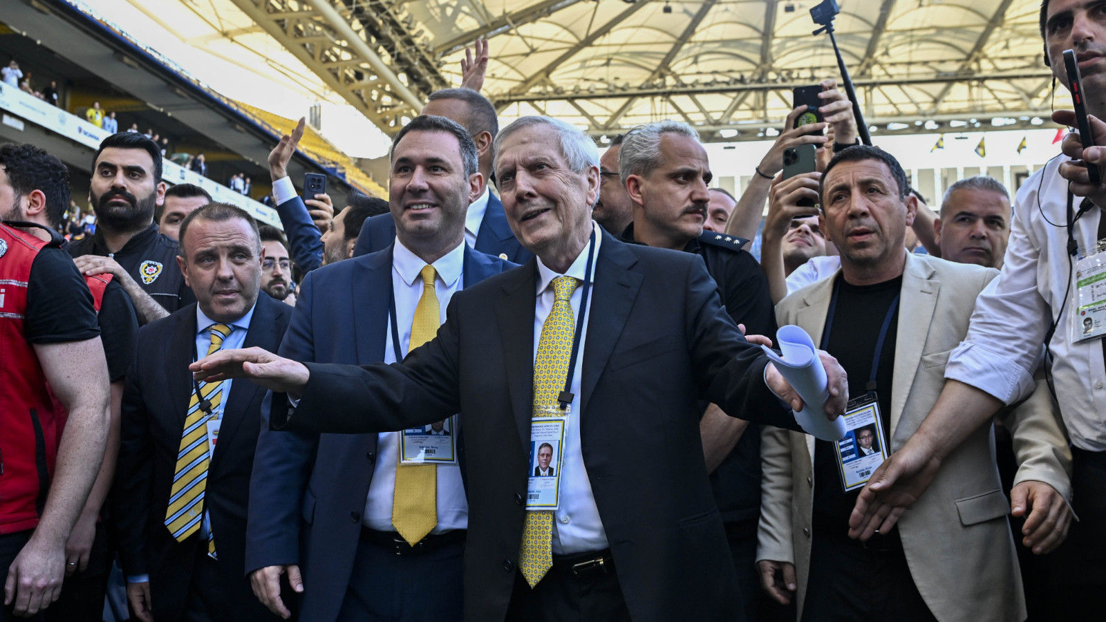 Aziz Yıldırım Yönetiminde İlk Toplantı Gerçekleşti