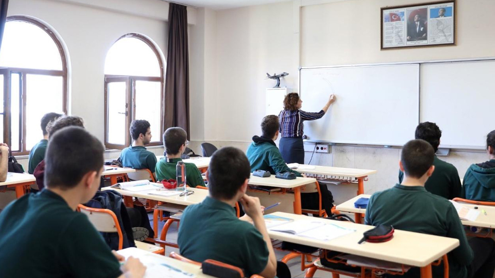 Bakan Tekin açıkladı: Cuma günü okullar tatil