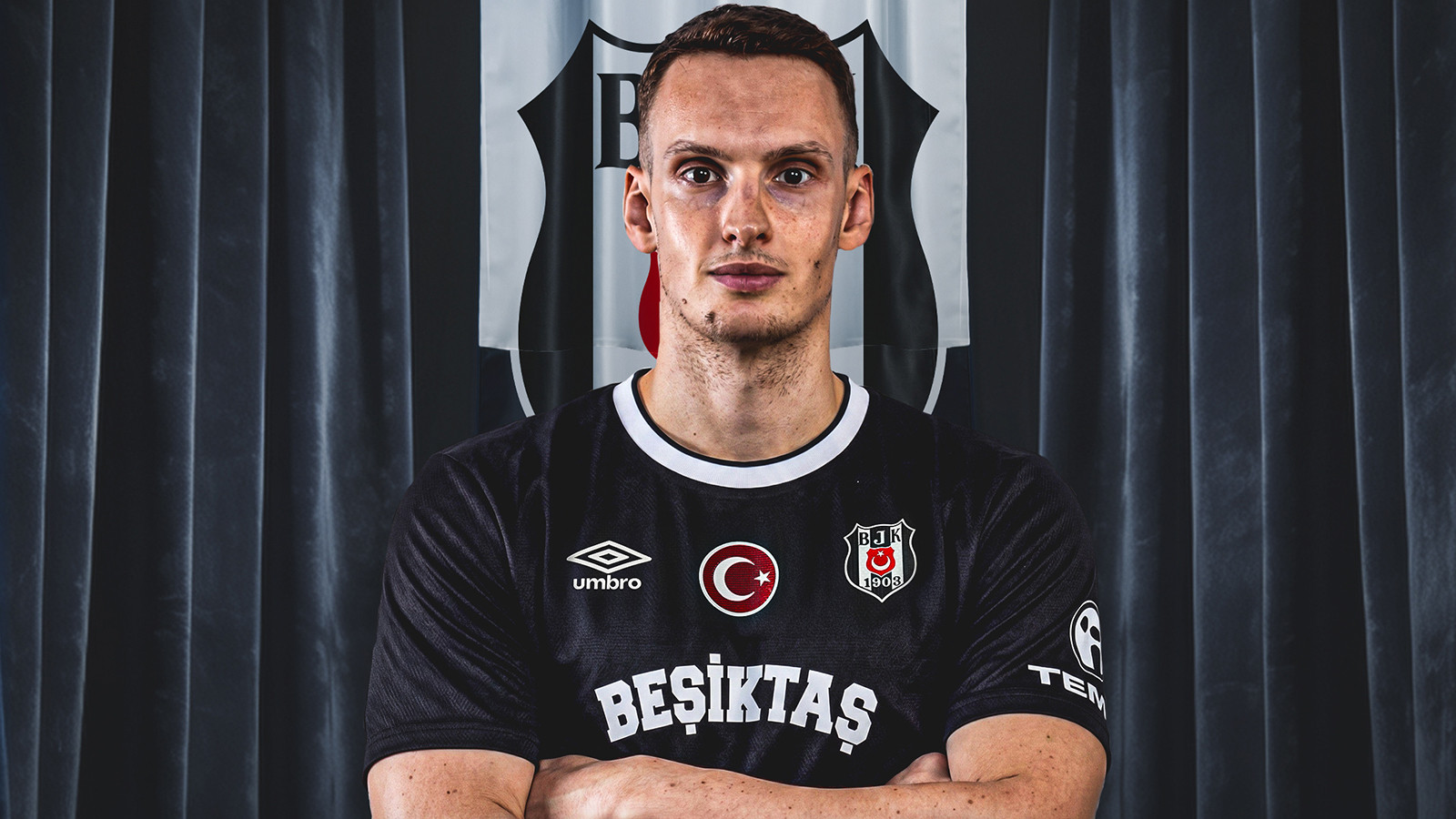 Beşiktaş milli hentbolcu Tobias Cvetko'yu kadrosun