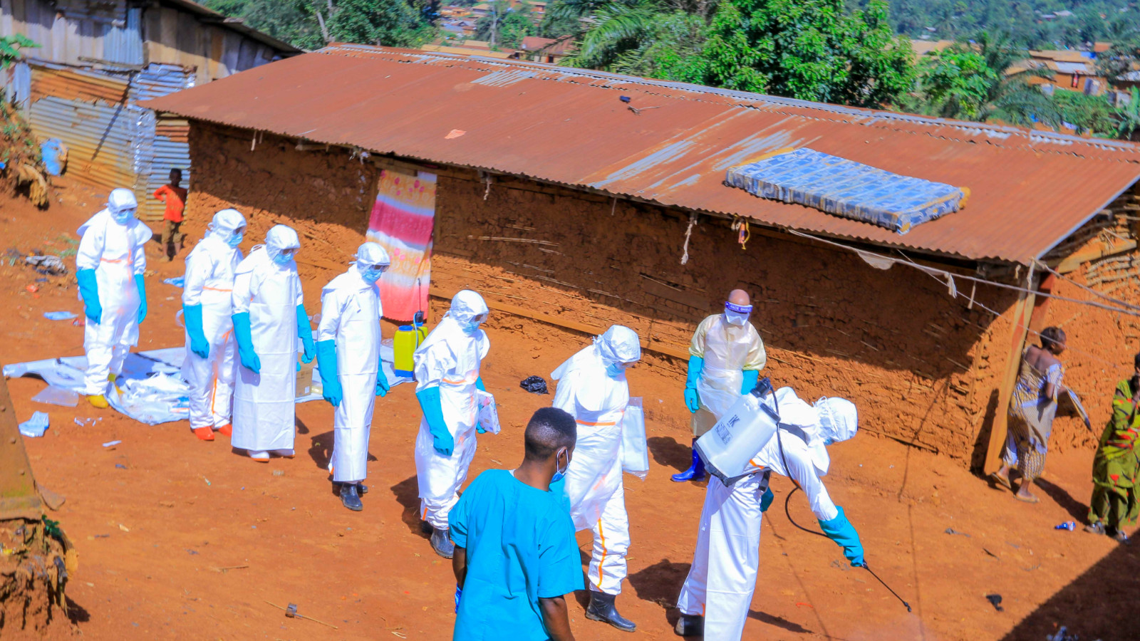 DSÖ'den Ebola uyarısı: Virüsü kontrol edemiyoruz
