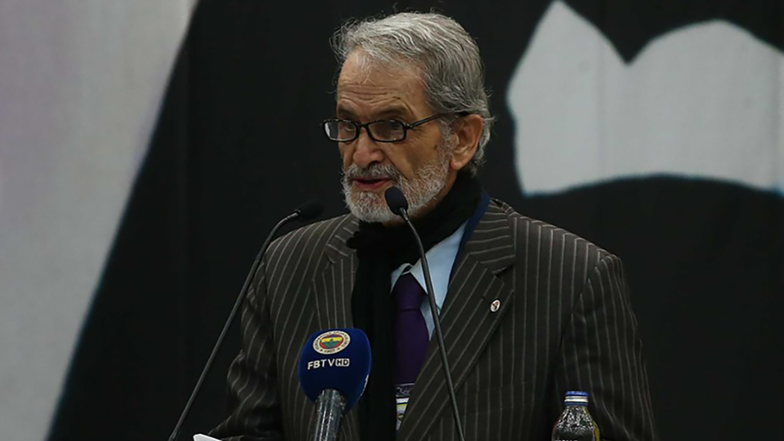 Fenerbahçe'nin eski yöneticisi ve basketbolcusu Köksal Özbek hayatını kaybetti