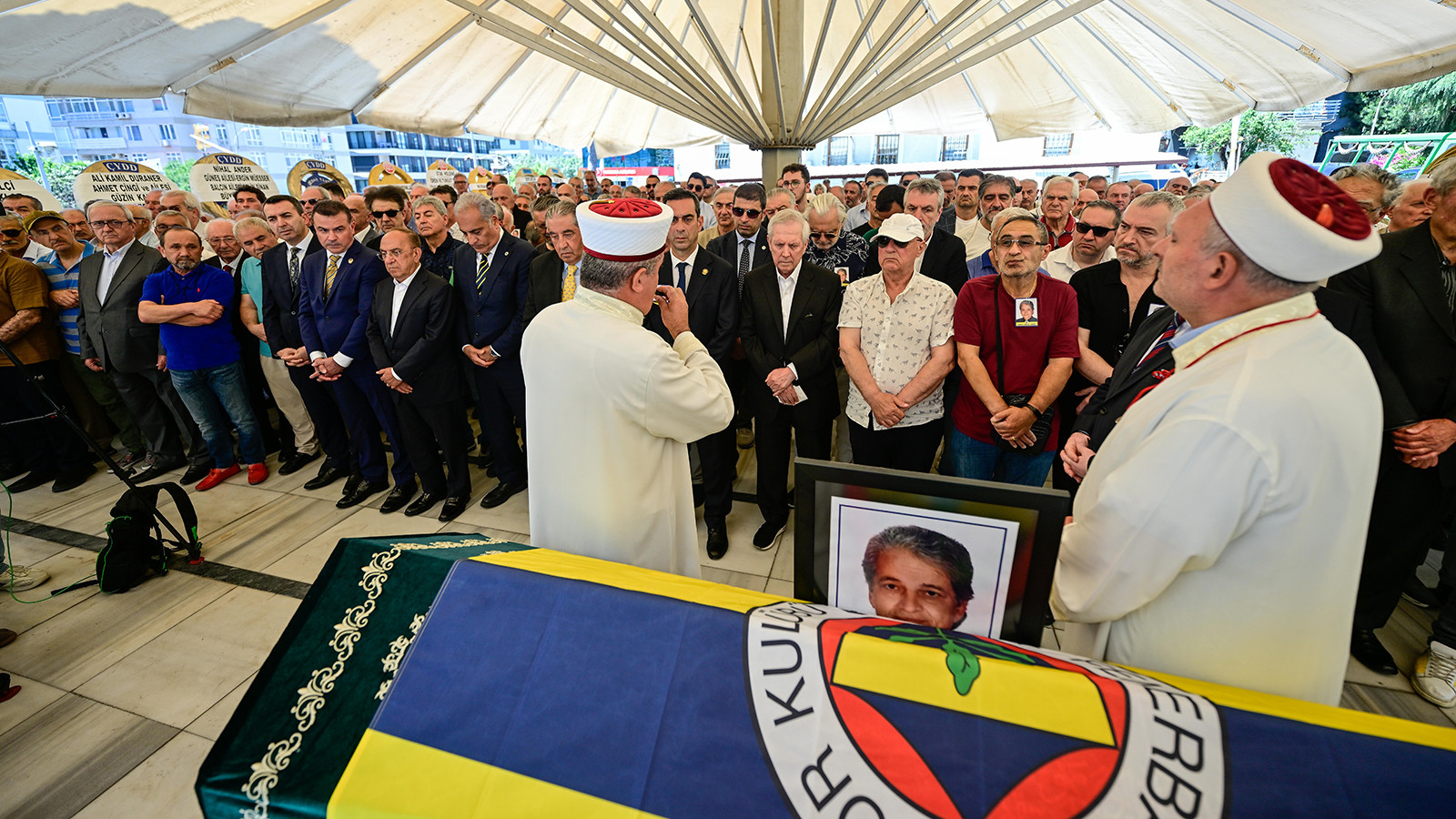 Fenerbahçe'nin vefat eden eski yöneticisi Derviş Özbek, son 