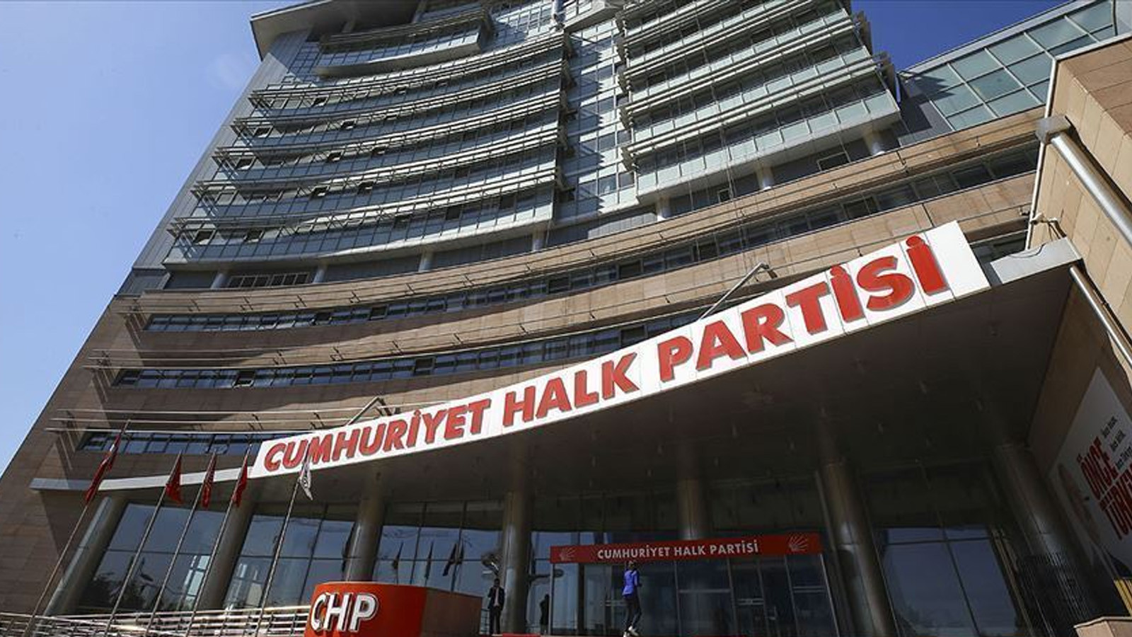 CHP'de 9 isim için kesin ihraç talebi