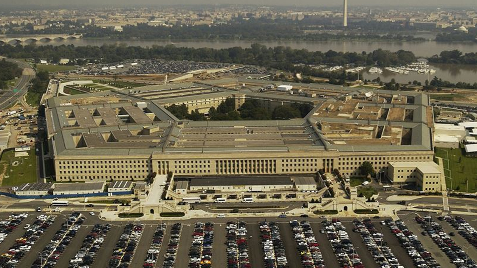 Pentagon’da kimyasal madde paniği: Çok sayıda kat ve koridor