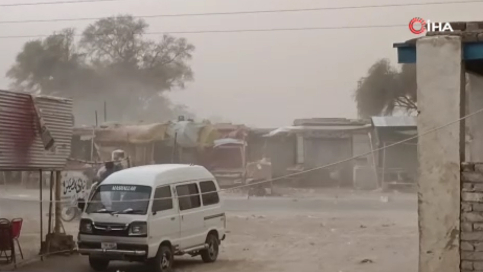 Pakistan’da can pazarı! Şiddetli yağışlar sonrası 7 ölü, 33 yaralı